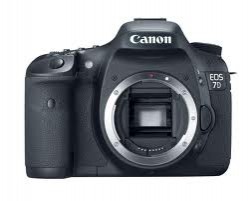 Canon EOS 7D KIT EF-S 18-200mm IS