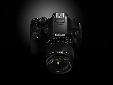 Canon EOS 650D đoạt giải “Máy ảnh DSLR của năm” tại Stuff Vietnam Awards
